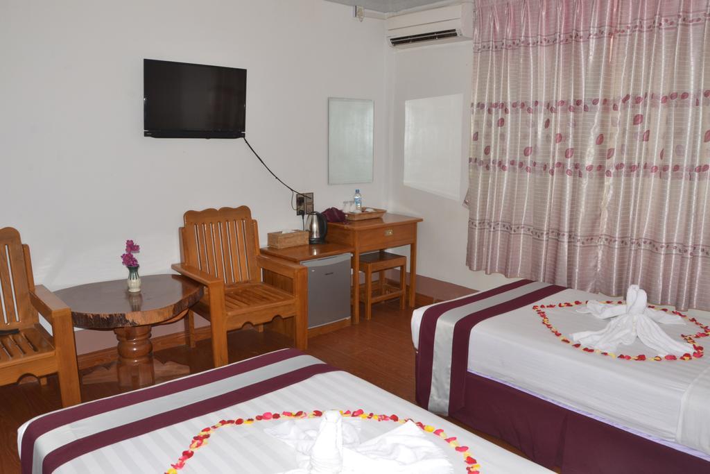 Myat Nan Taw Hotel Loikaw Exterior foto