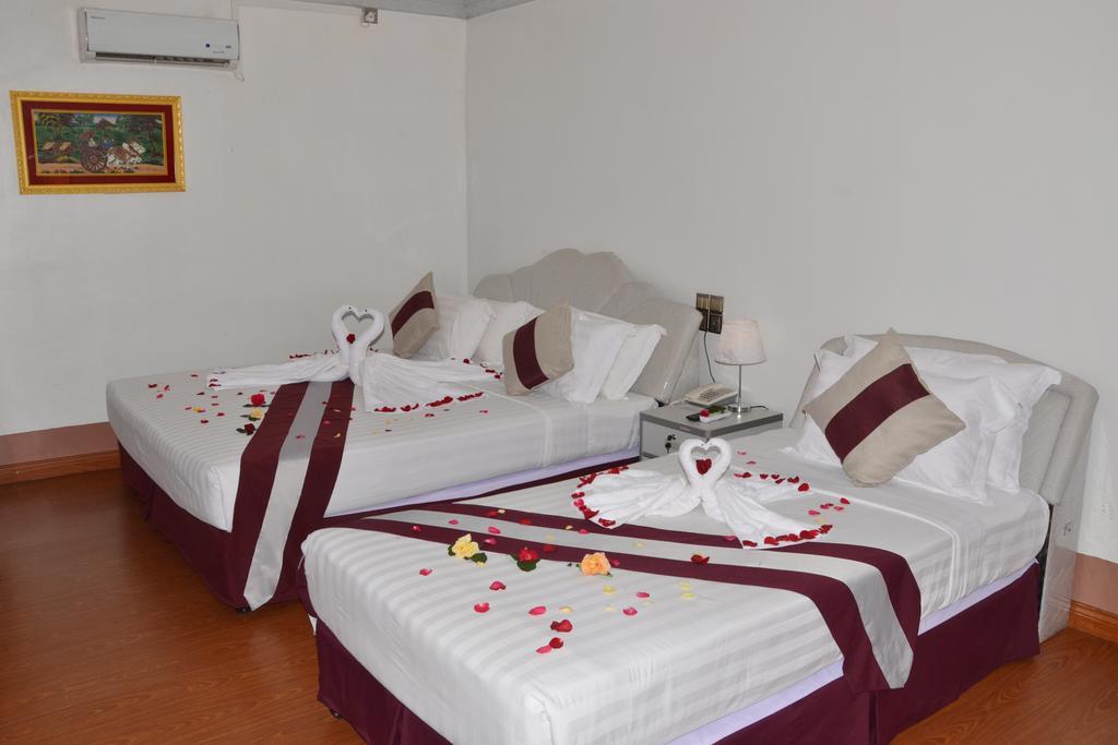 Myat Nan Taw Hotel Loikaw Exterior foto
