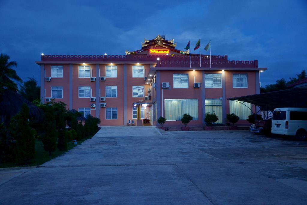 Myat Nan Taw Hotel Loikaw Exterior foto
