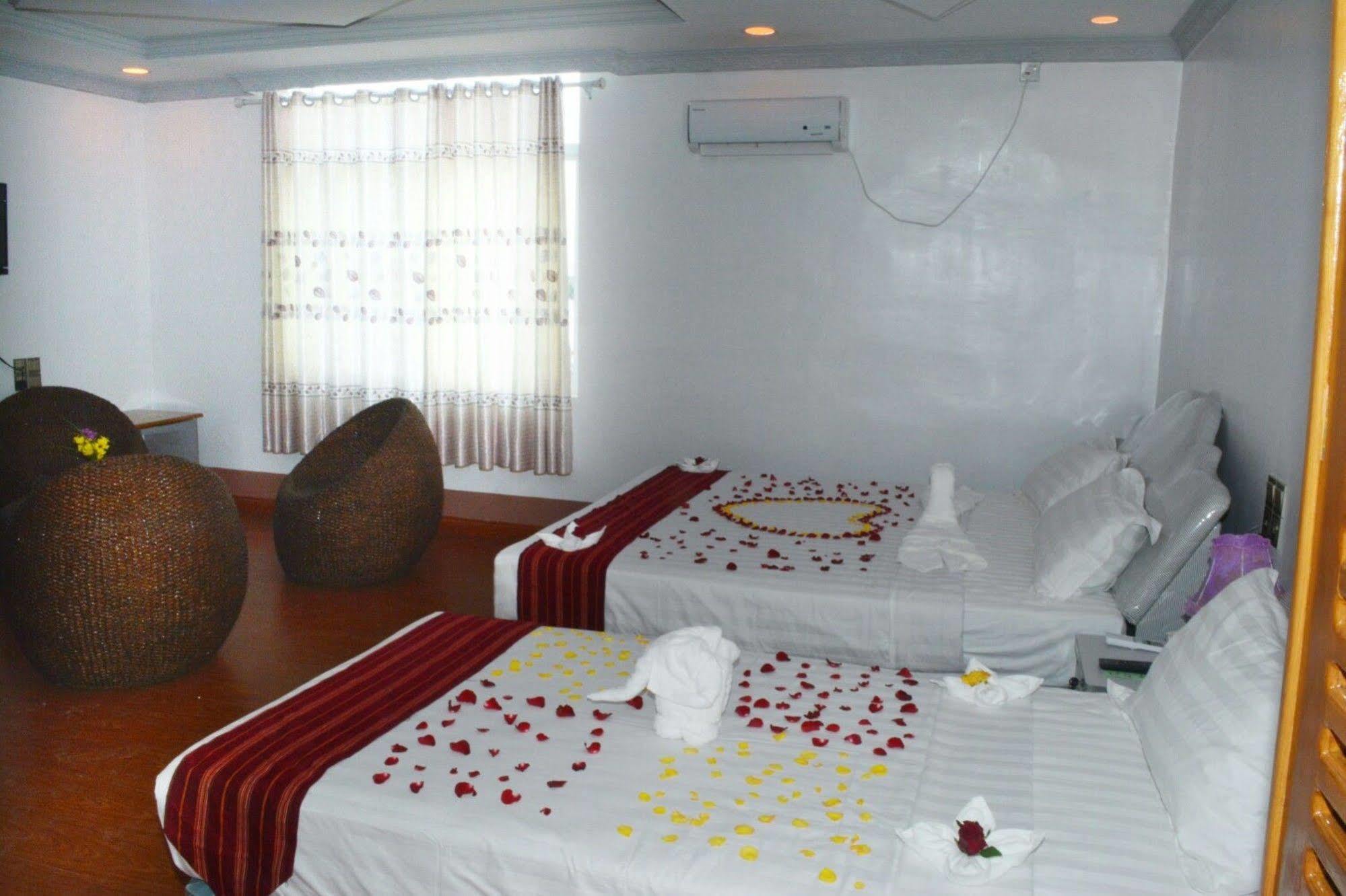Myat Nan Taw Hotel Loikaw Exterior foto